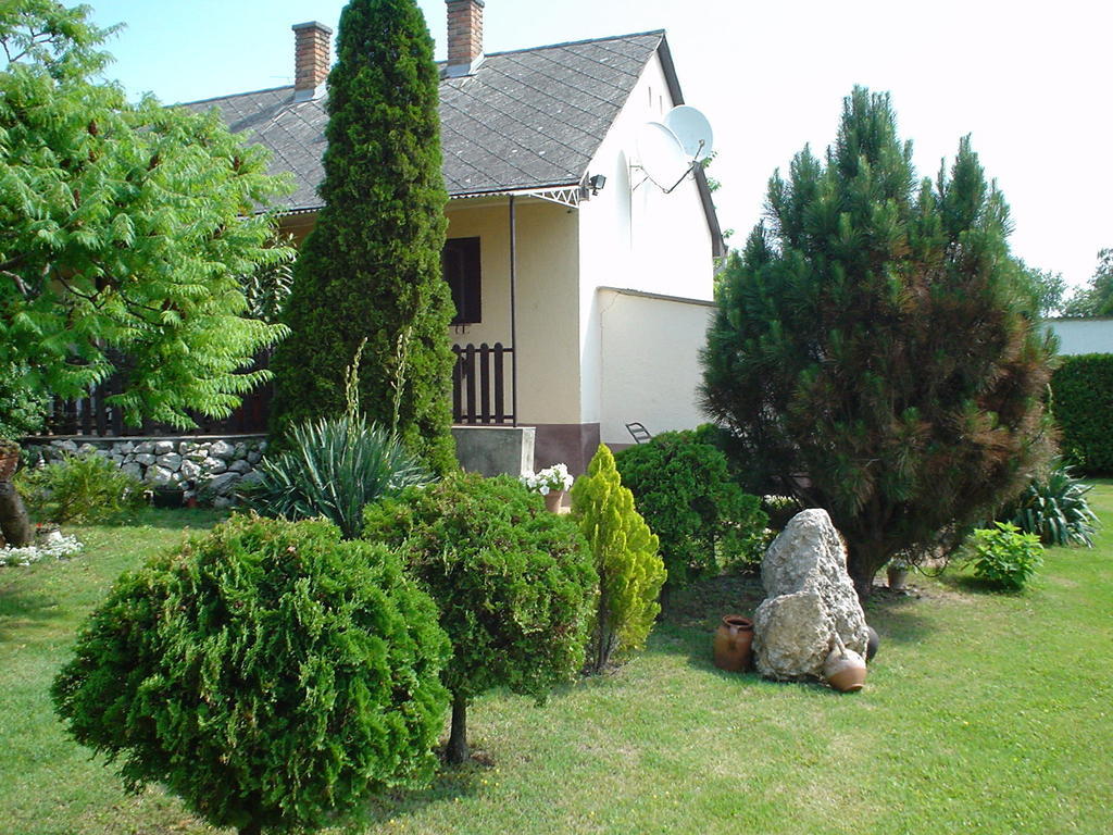 Oeroekzoeld Apartmanok Balatonfenyves Buitenkant foto